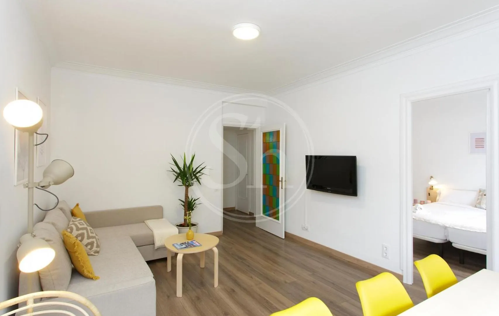 Design Monumental Apartment Barcelona
